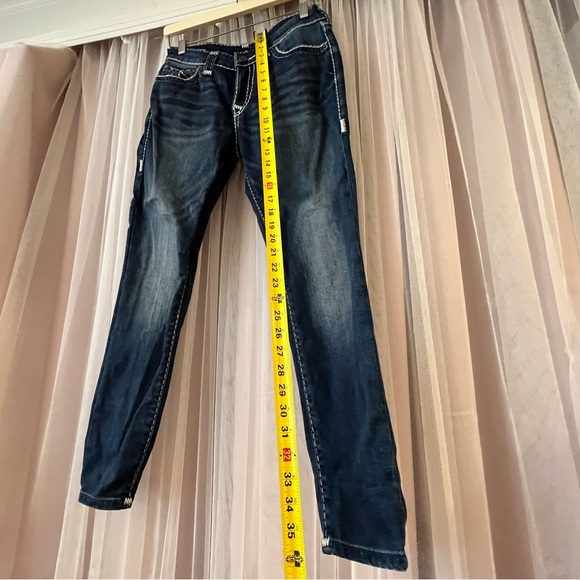 True Religion Mid Rise Skinny jeans size28 but better fit for size 26,27 - Picture 2 of 6